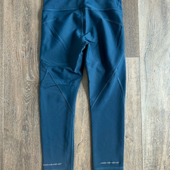 Athleta Leggings.  Women’s size XS.  Dark teal in color.  Excellent condition! - Picture 6 of 9